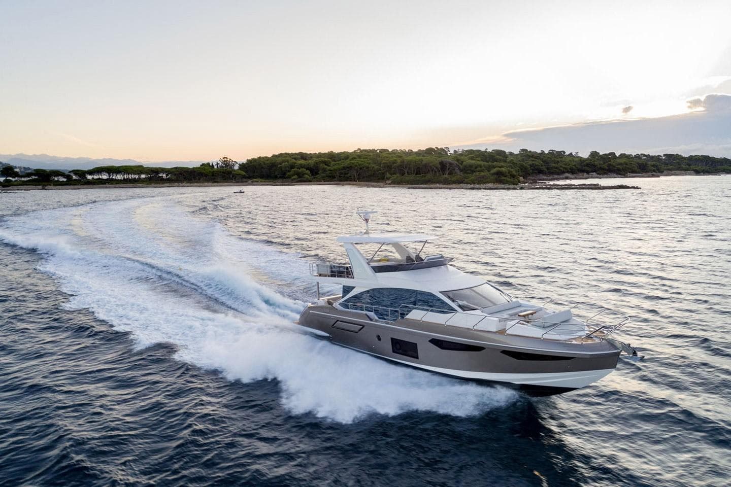 2024 Azimut Fly 60 for Sale in Naples, Florida Flybridge 2