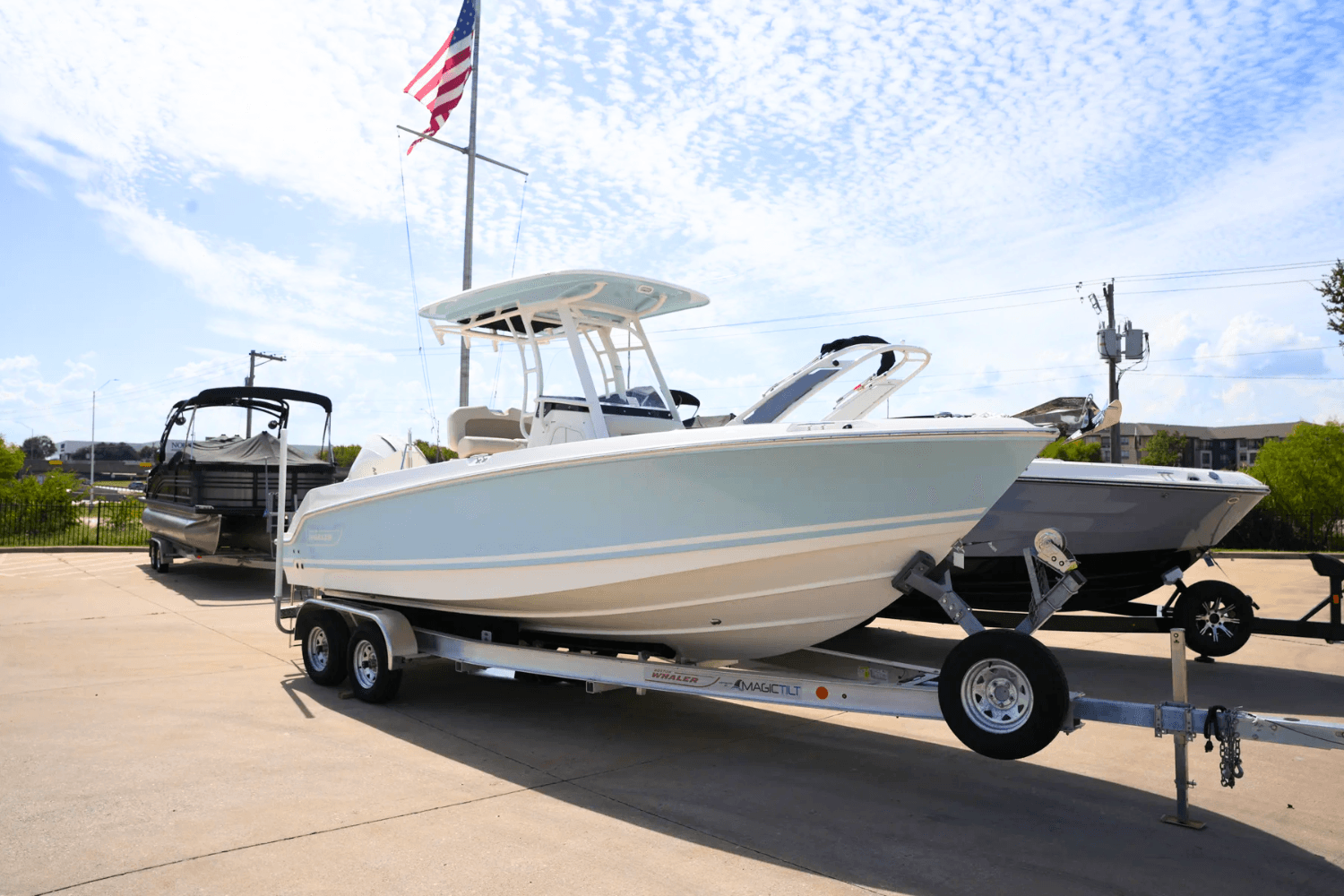 2026 Boston Whaler 230 Outrage a la venta en Lewisville, TX Center Console 2