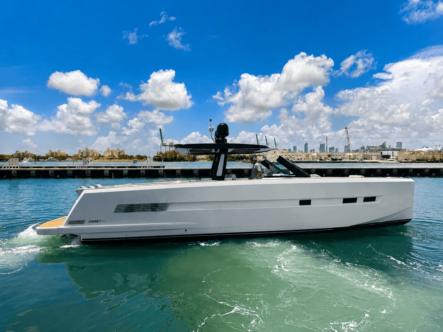 2017 FJORD 48 Open zum Verkauf in Miami Beach, Florida Motor Yacht 2