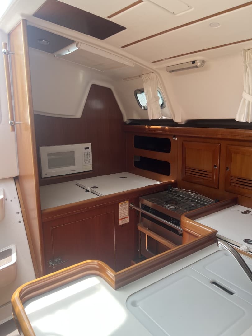 2002 Beneteau Oceanis Clipper 361 in vendita a South Dartmouth, Massachusetts Monohull 3
