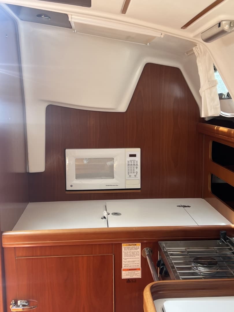 2002 Beneteau Oceanis Clipper 361 in vendita a South Dartmouth, Massachusetts Monohull 4