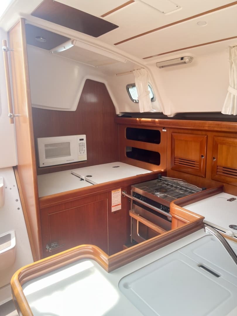 2002 Beneteau Oceanis Clipper 361 zum Verkauf in South Dartmouth, Massachusetts Monohull 4