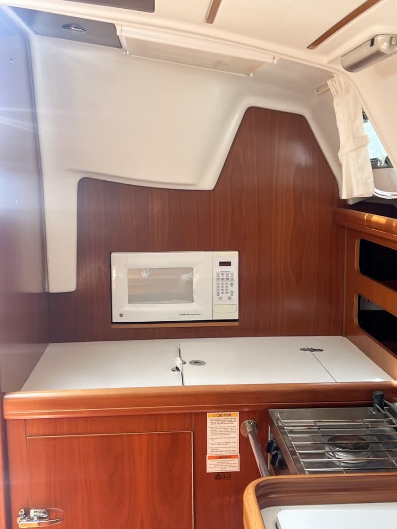 2002 Beneteau Oceanis Clipper 361 zum Verkauf in South Dartmouth, Massachusetts Monohull 5