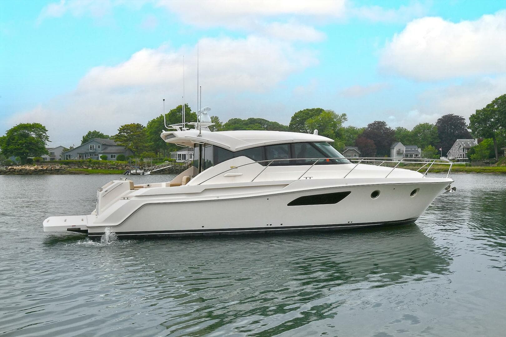 2015 Tiara Yachts C44 Coupe for Sale in Branford, Connecticut Express Cruiser 3