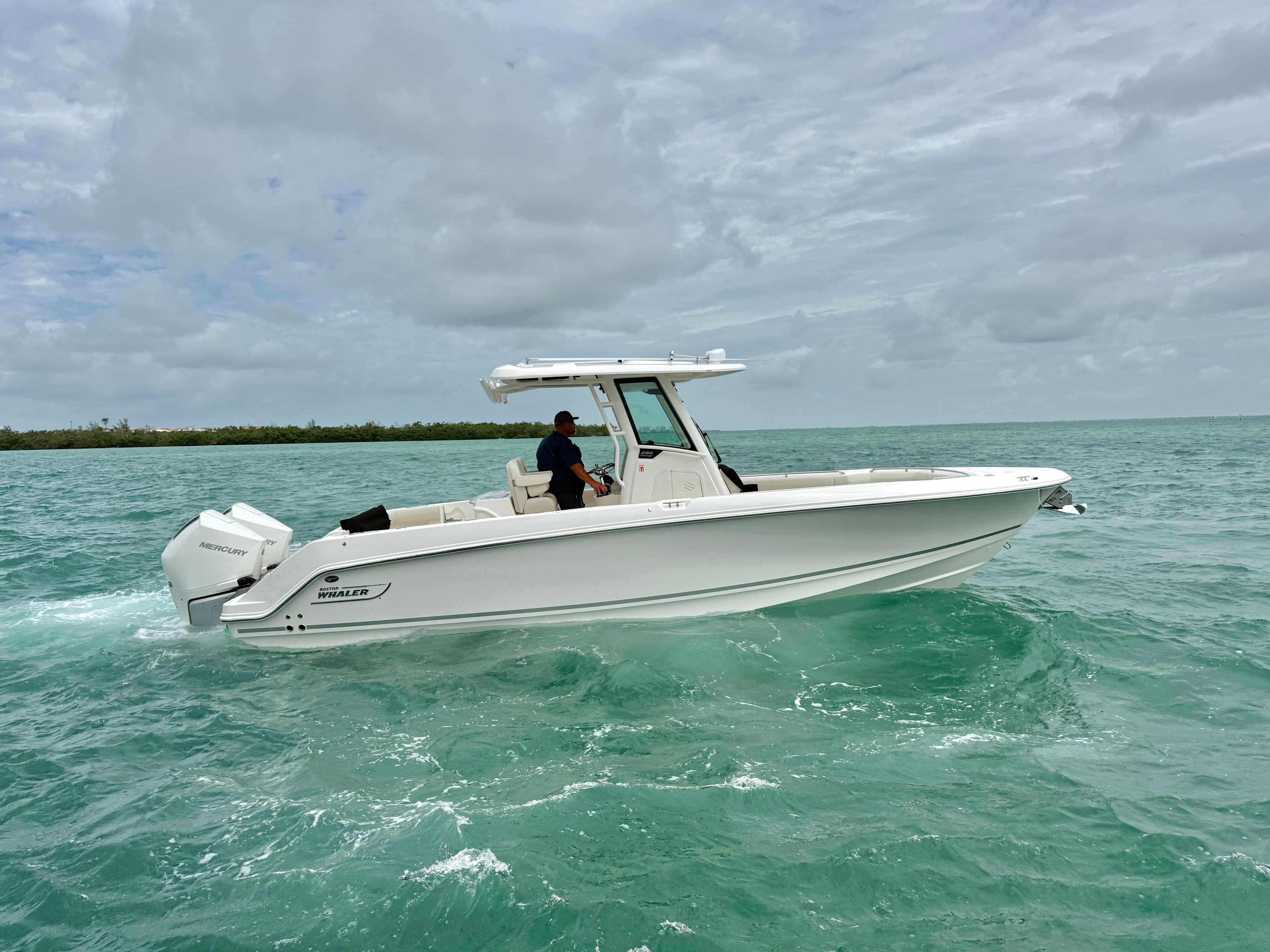 2026 Boston Whaler 280 Outrage for Sale in Sarasota, FL Center Console 4