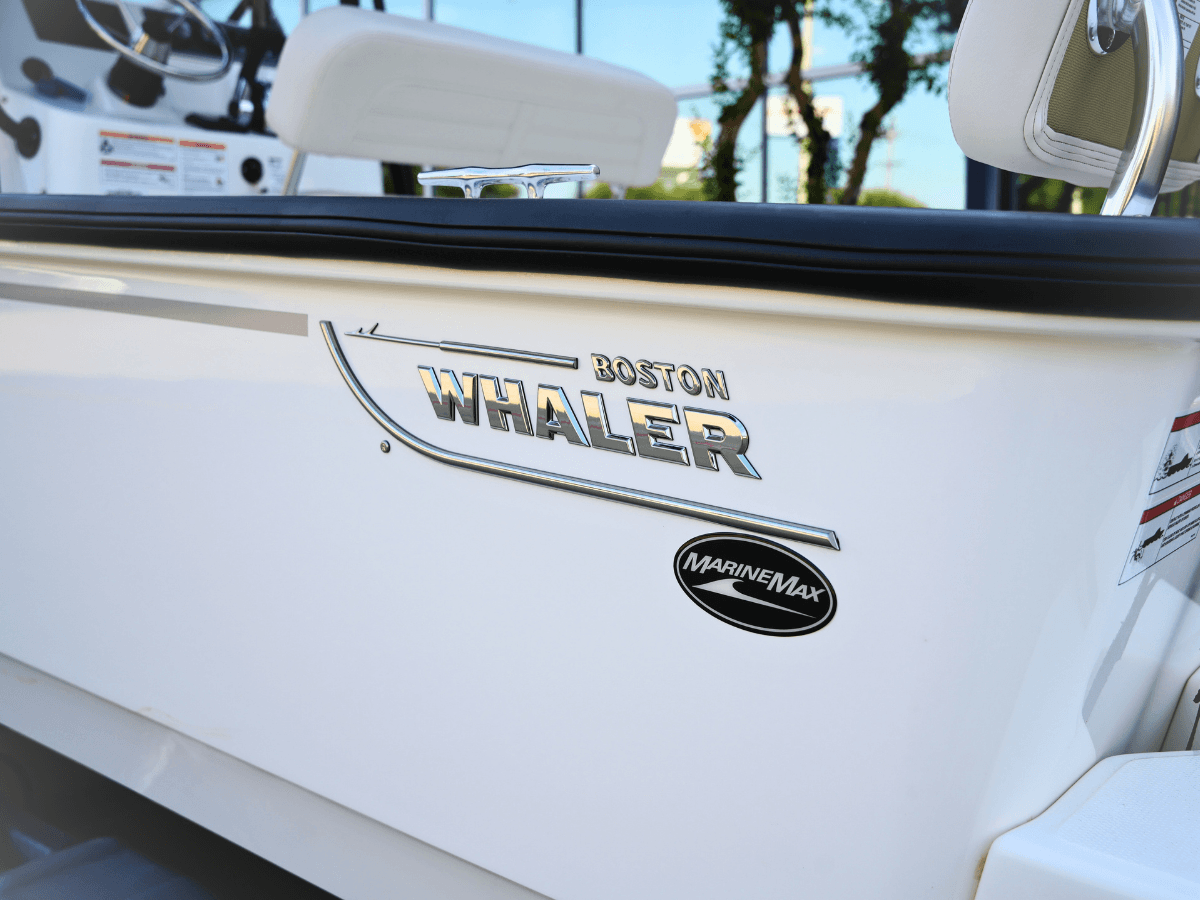 2027 Boston Whaler 190 Montauk for Sale in Lewisville, TX Center Console 4