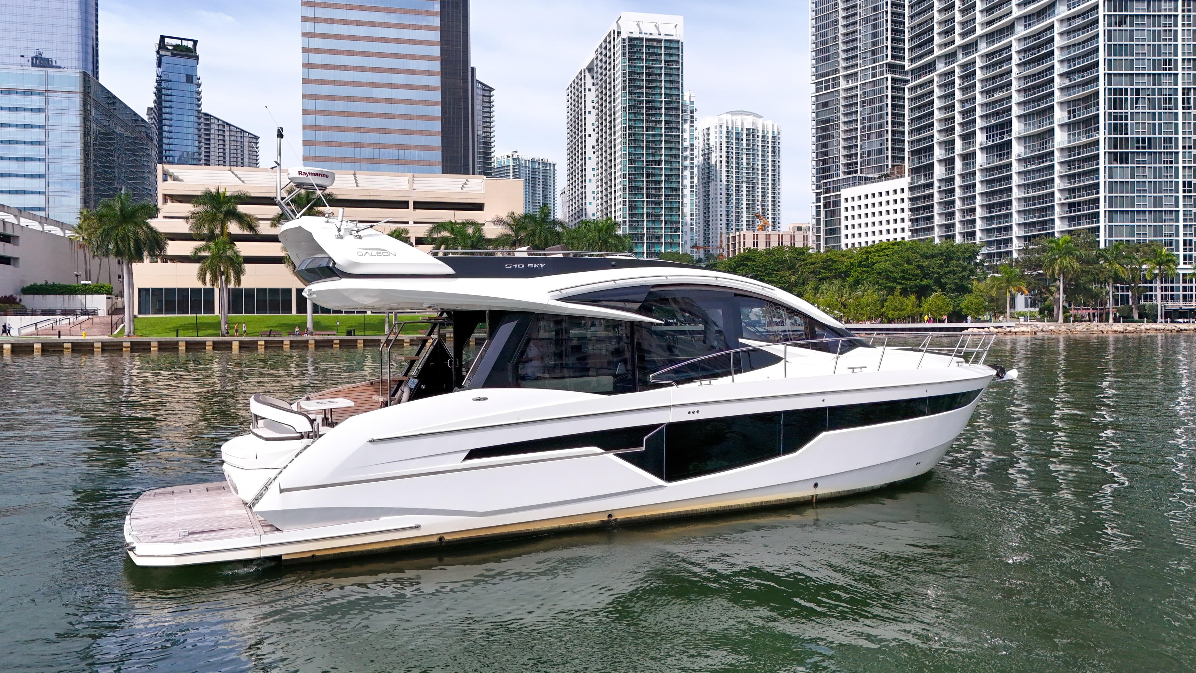 2020 Galeon Yachts 510 Skydeck zum Verkauf in Miami, Florida Flybridge 3