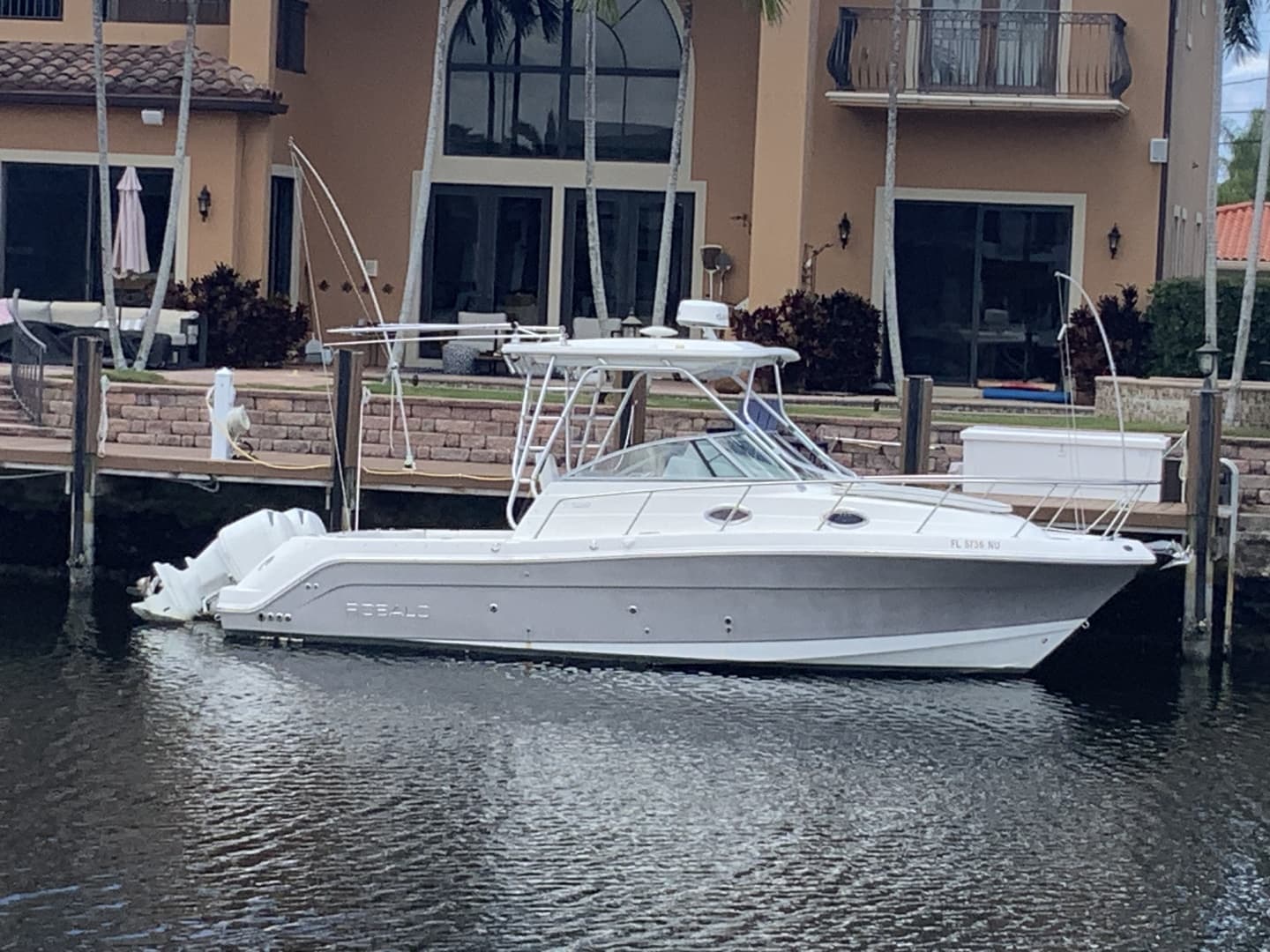 2007 Robalo R305 zum Verkauf in Deerfield Beach, Florida Walk-around Boats