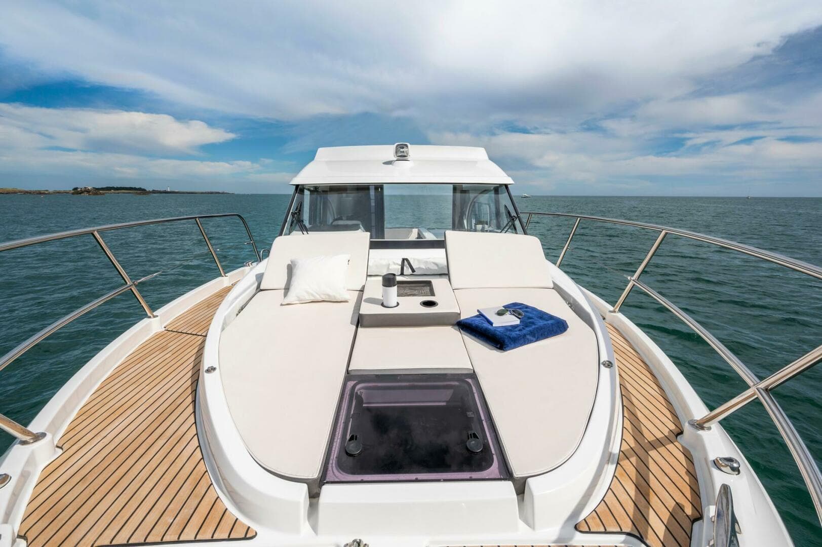 2027 Beneteau Antares 11 zum Verkauf in South Dartmouth, Massachusetts Pilothouse 5