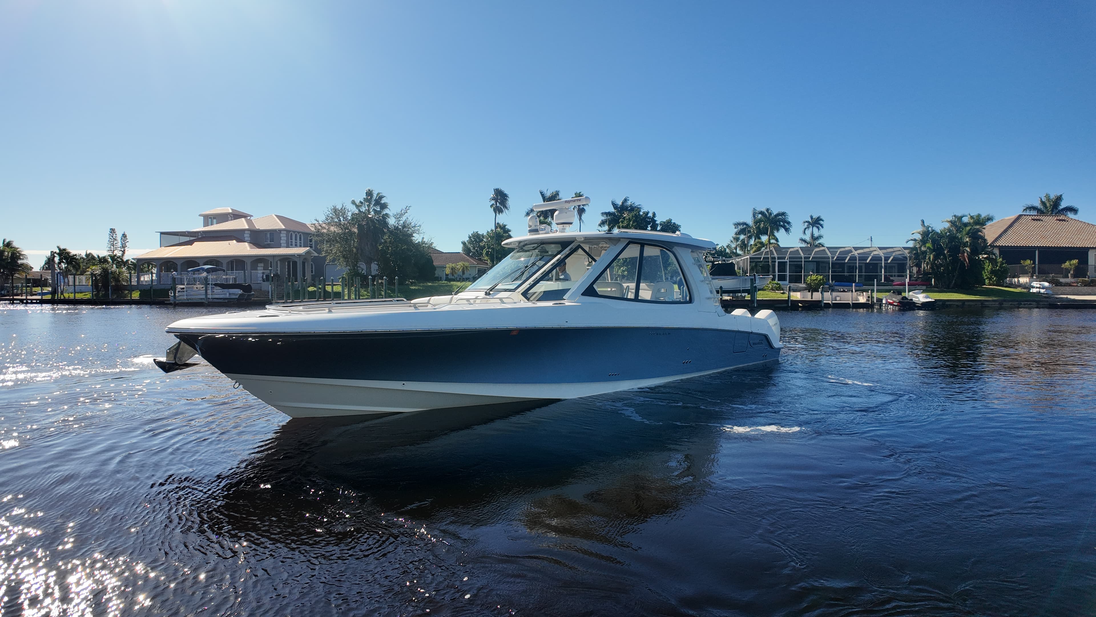 2022 Boston Whaler 380 Realm for Sale in Fort Myers, FL Bowrider 4