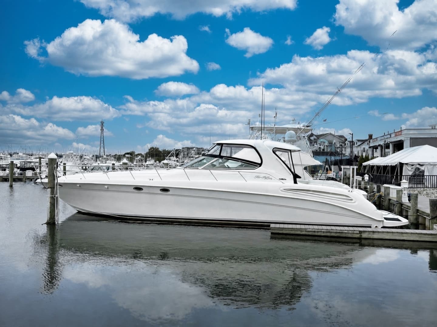 2003 Sea Ray 550 Sundancer for Sale in Brielle, New Jersey Express Cruiser