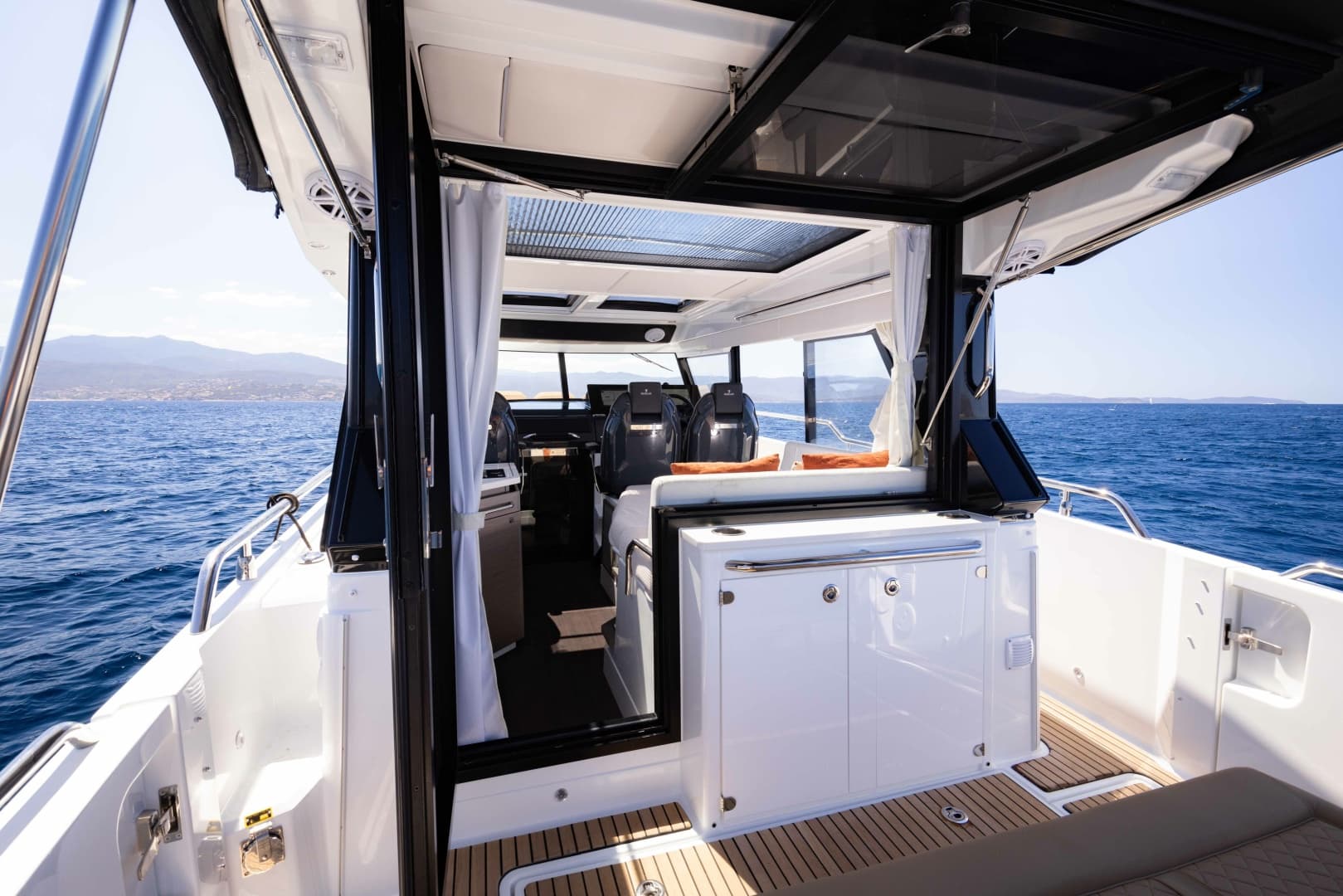 2027 Wellcraft 38 Explorer for Sale in South Dartmouth, Massachusetts Walk-around Boats 4