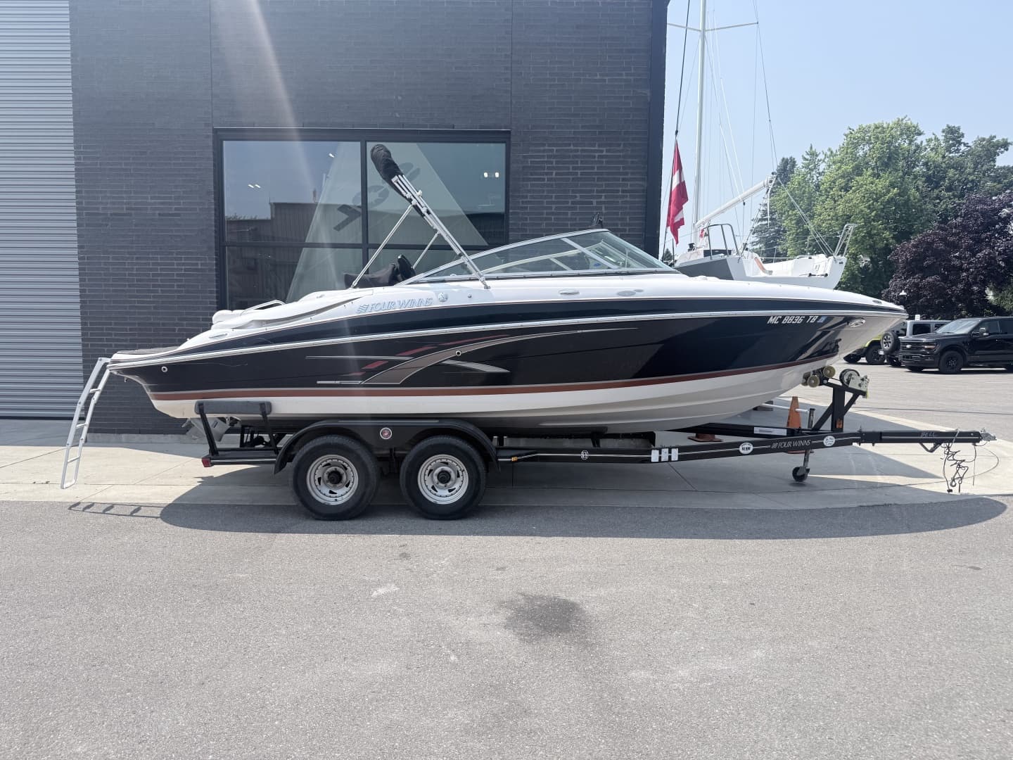 2007 Four Winns 240 Horizon zum Verkauf in Harbor Springs, Michigan Bowrider