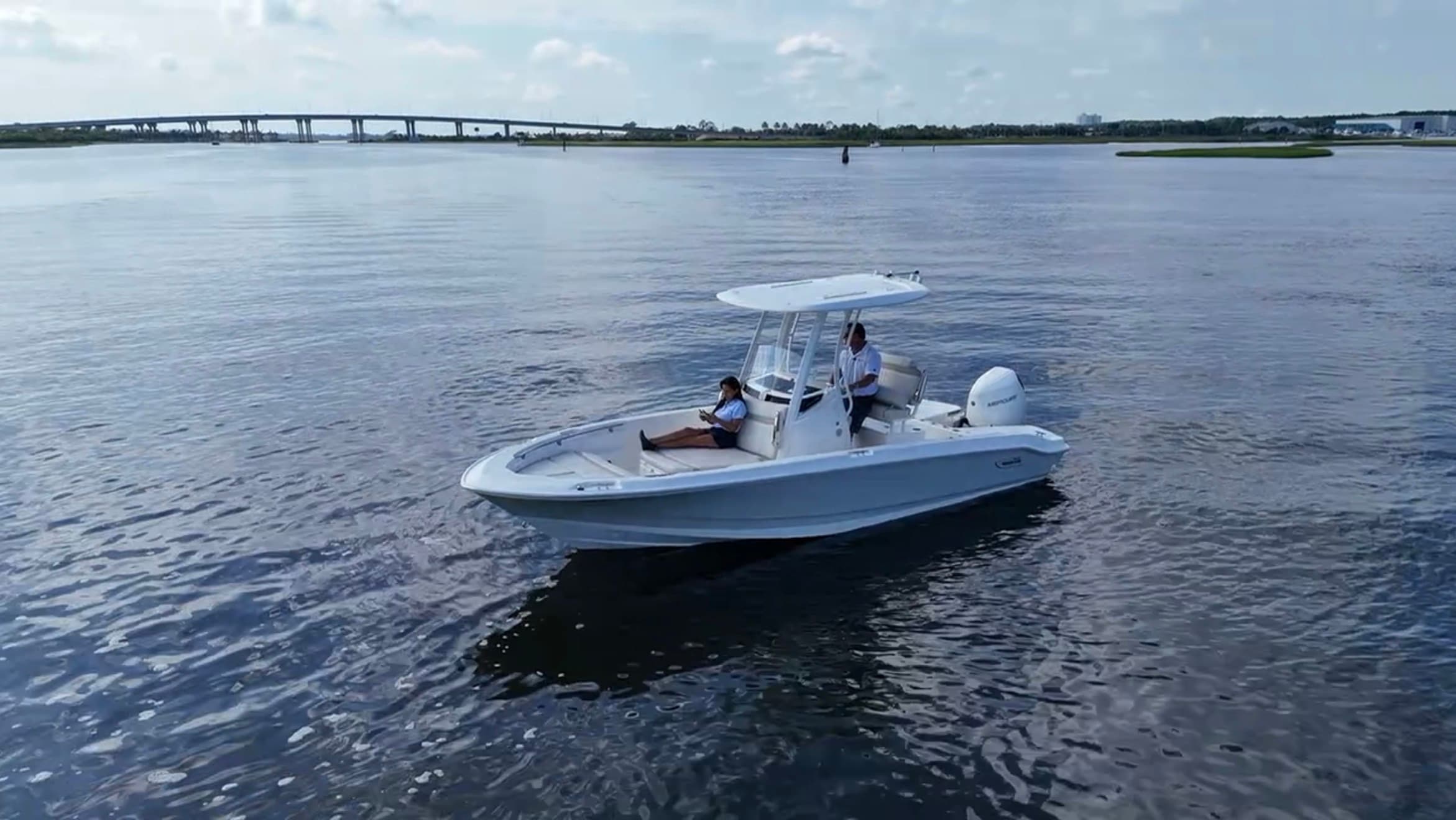 2027 Boston Whaler 220 Dauntless a la venta en Jacksonville Beach, Florida Center Console 3