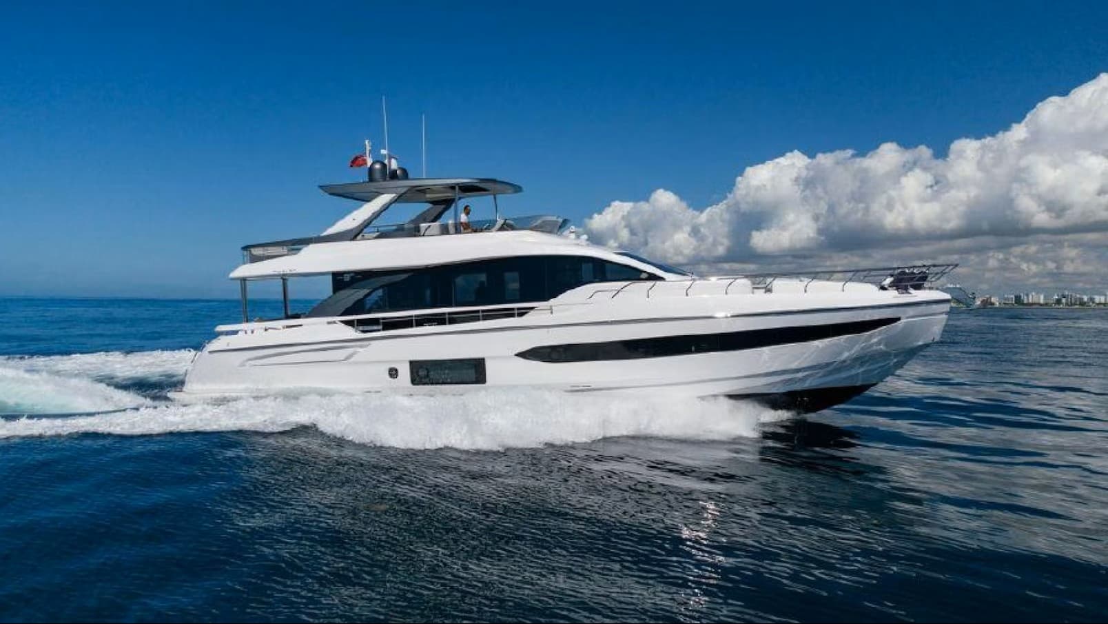 2022 Azimut Fly 78 in vendita a Piraeus, GR Flybridge