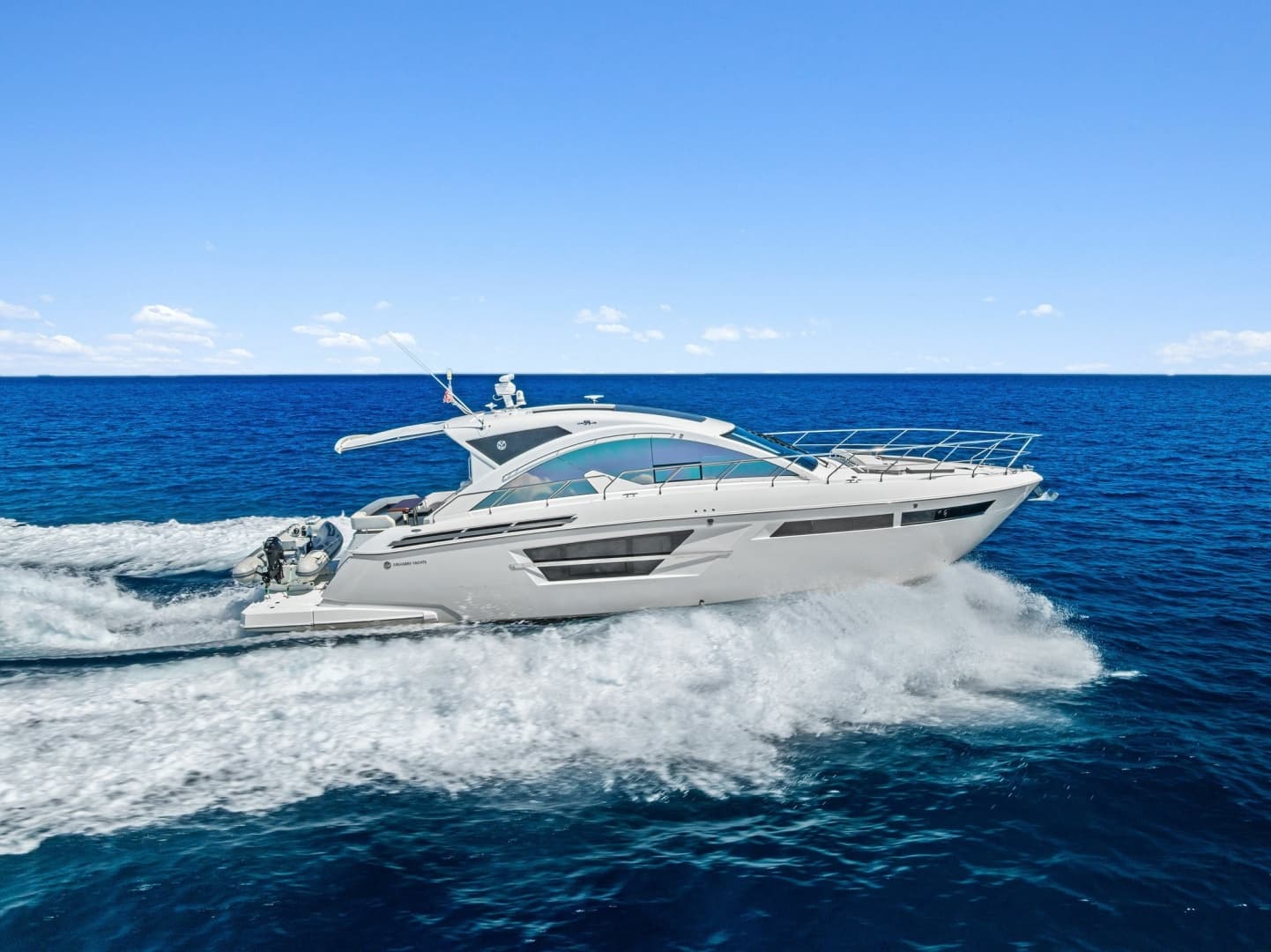 2019 Cruisers Yachts 54 Cantius in vendita a Fort Lauderdale, Florida Express Cruiser