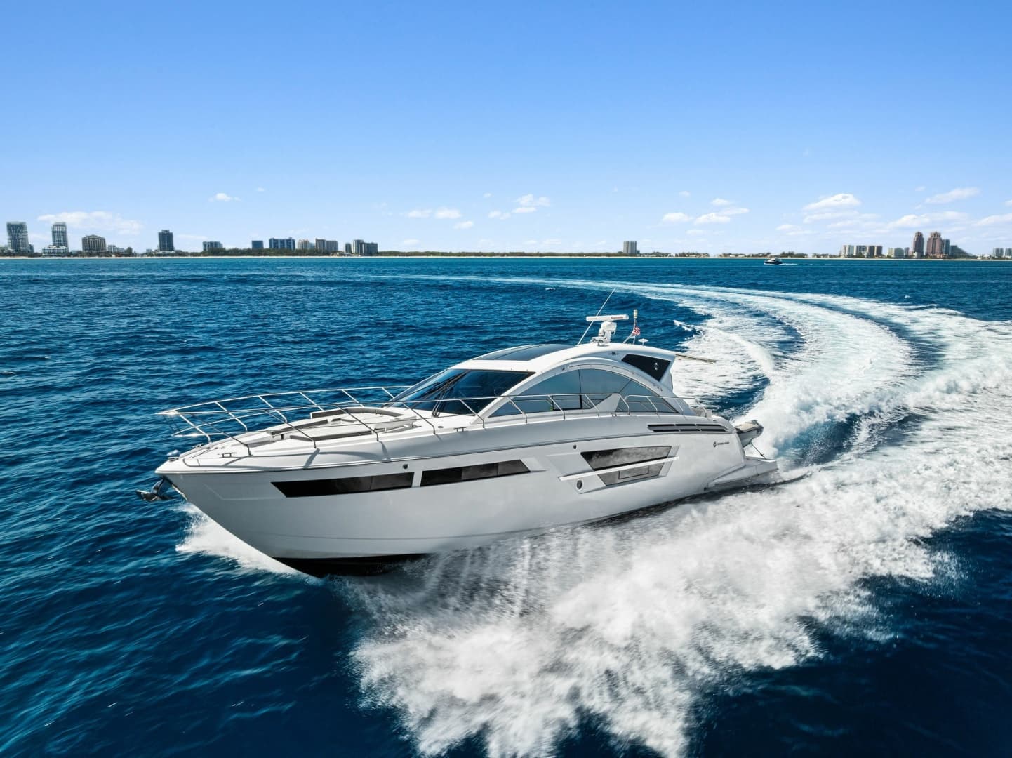 2019 Cruisers Yachts 54 Cantius in vendita a Fort Lauderdale, Florida Express Cruiser 2