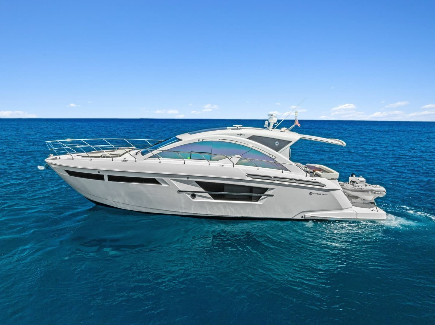 2019 Cruisers Yachts 54 Cantius in vendita a Fort Lauderdale, Florida Express Cruiser 5
