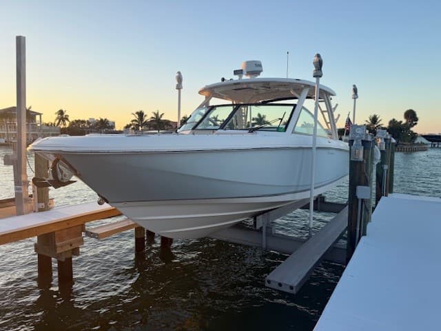 2017 Boston Whaler 320 Vantage a la venta en Fort Myers, FL Bowrider