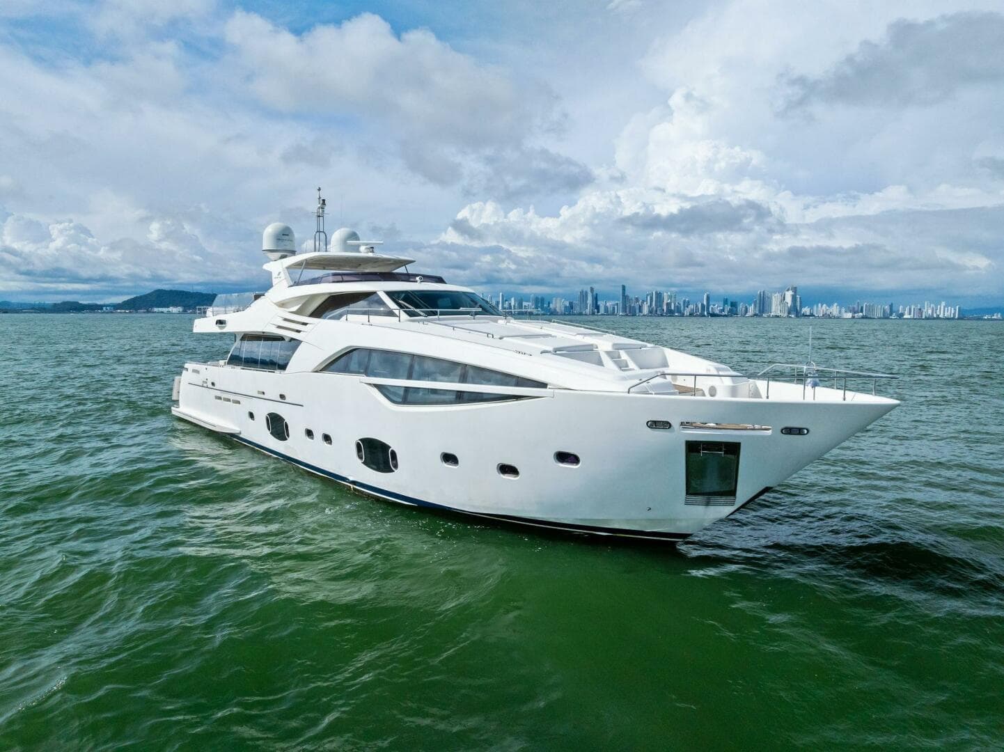 2014 Custom Line 100 zum Verkauf in Panama City, PA Megayacht 5