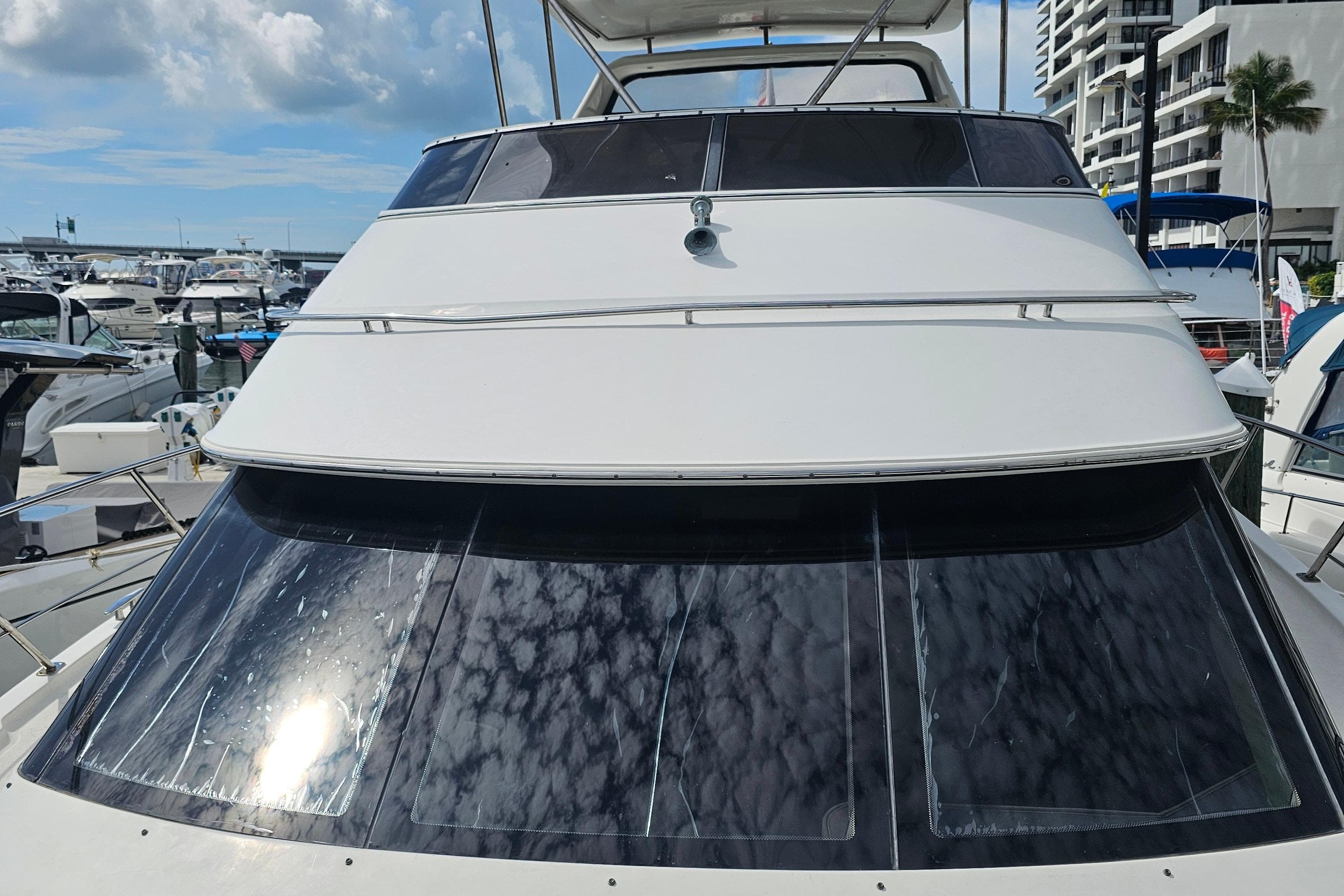 2004 Carver 444 Cockpit Motor Yacht in vendita a Miami Beach, Florida Motor Yacht 4