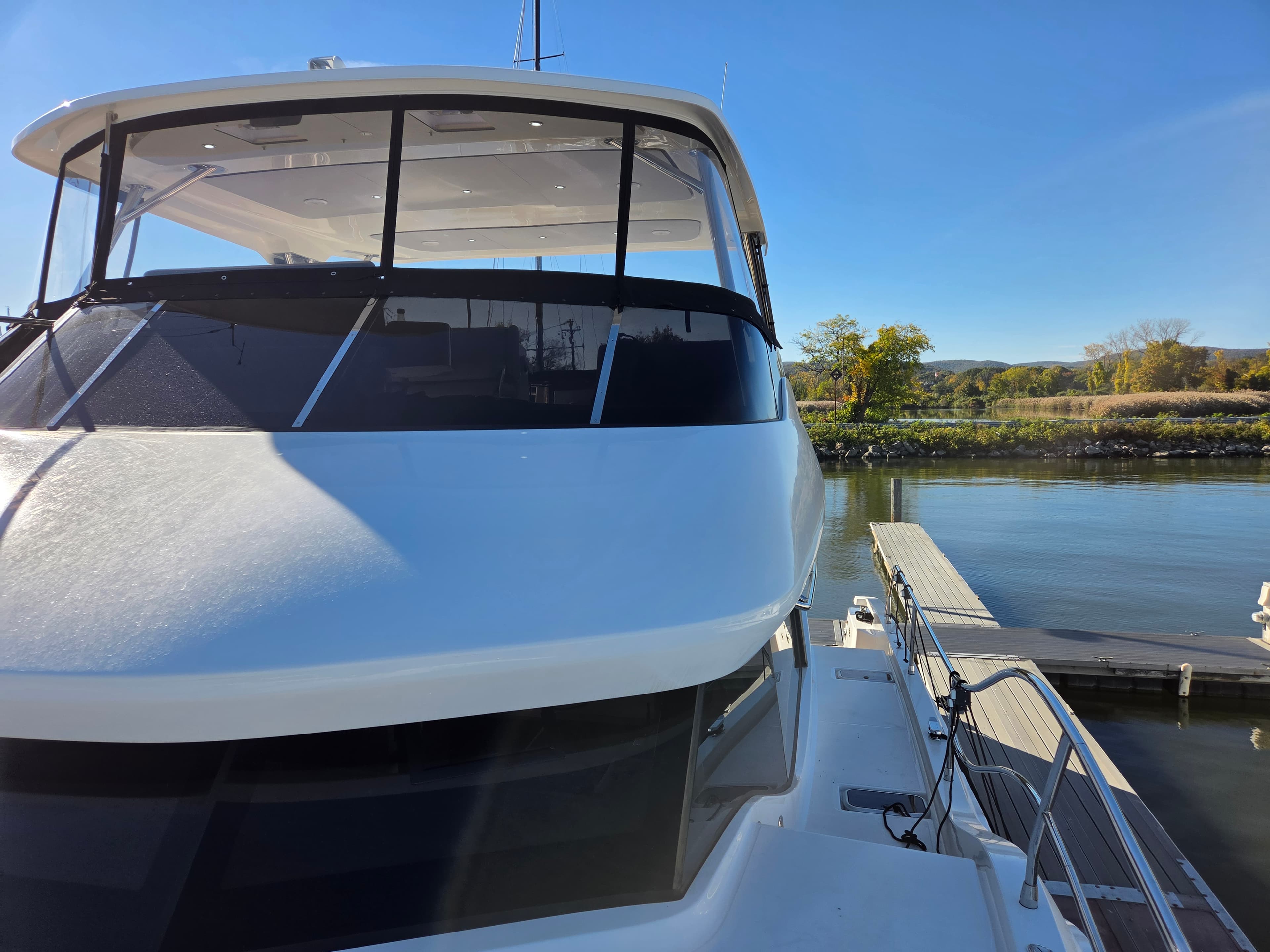 2026 Aquila 46 Yacht en exposición en Lake Hopatcong, NJ Power Catamarans 2