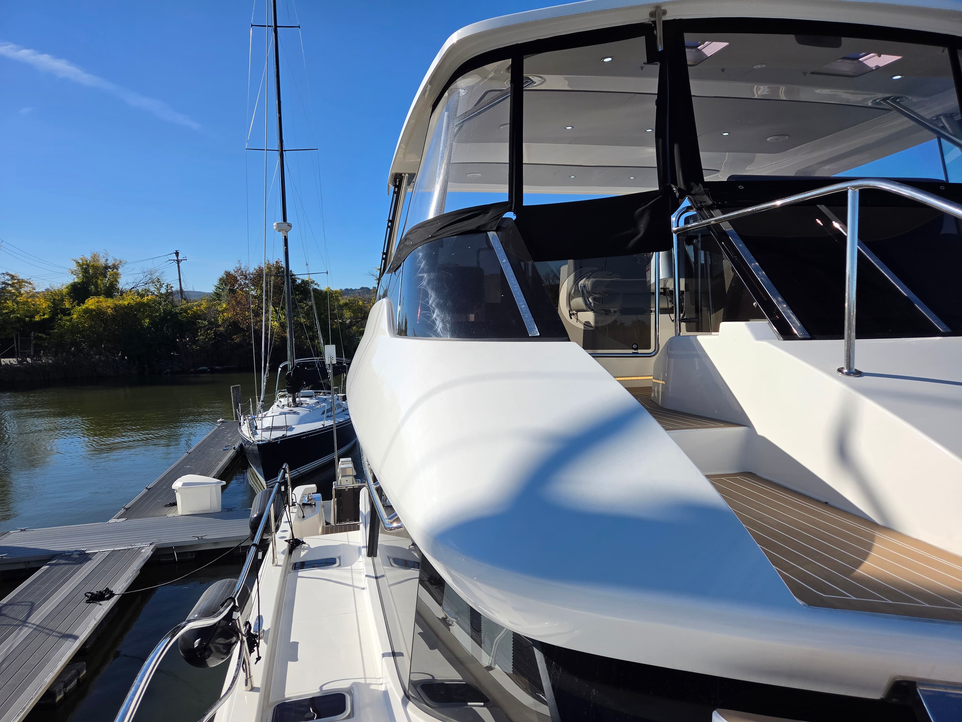 2026 Aquila 46 Yacht en exposición en Lake Hopatcong, NJ Power Catamarans 4