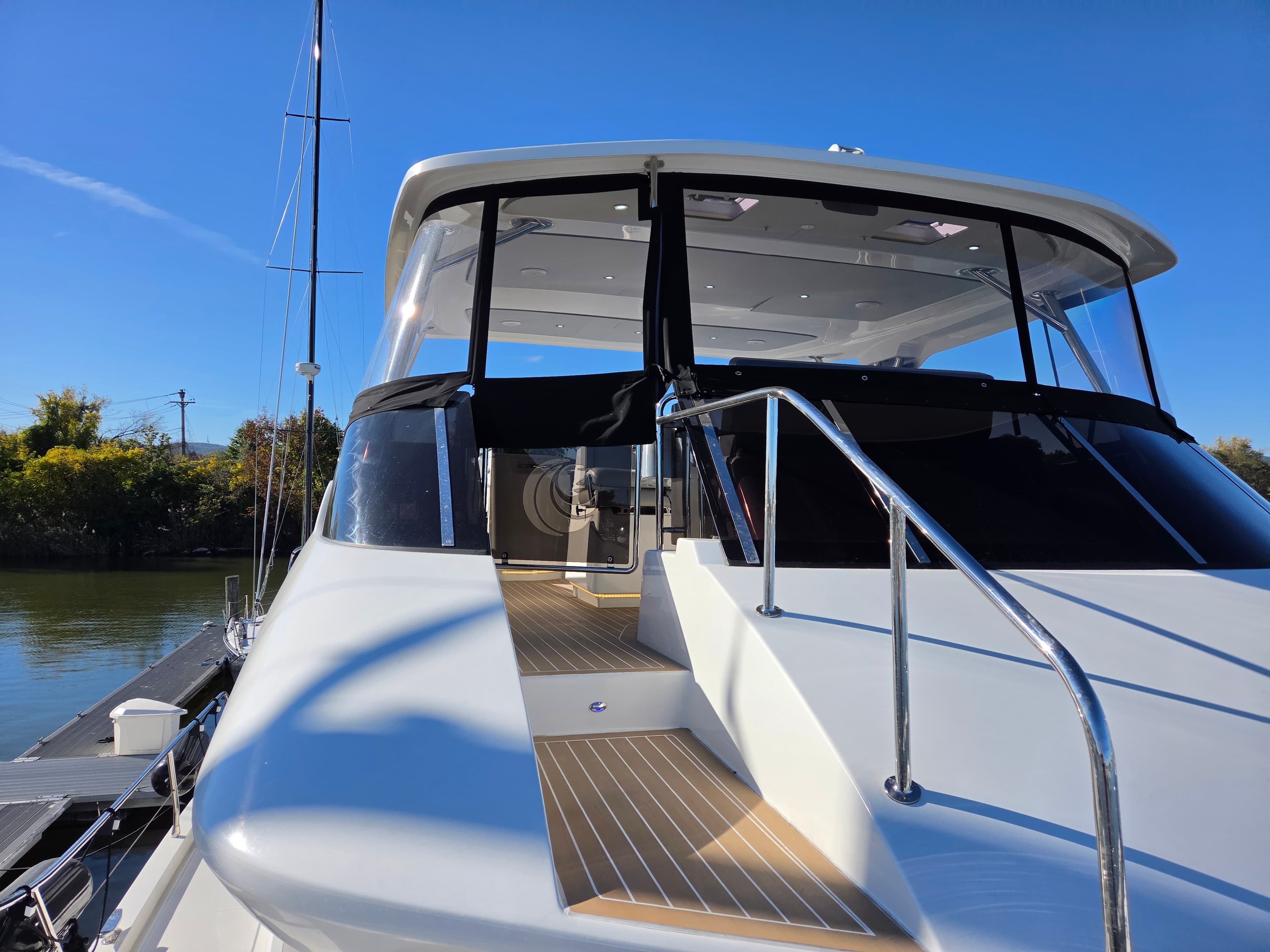 2026 Aquila 46 Yacht en exposición en Lake Hopatcong, NJ Power Catamarans 5