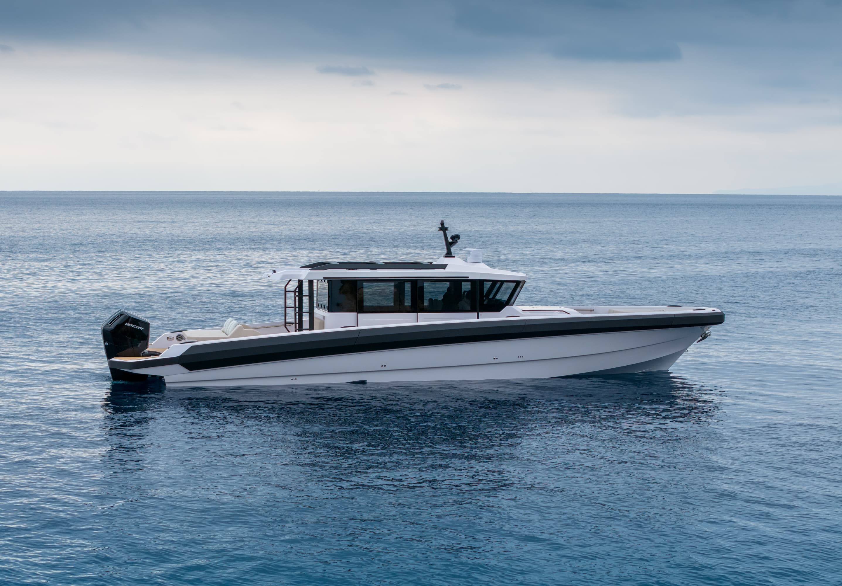 2027 Technohull XPD 46 ausgestellt in Miami Beach, Florida High Performance 4