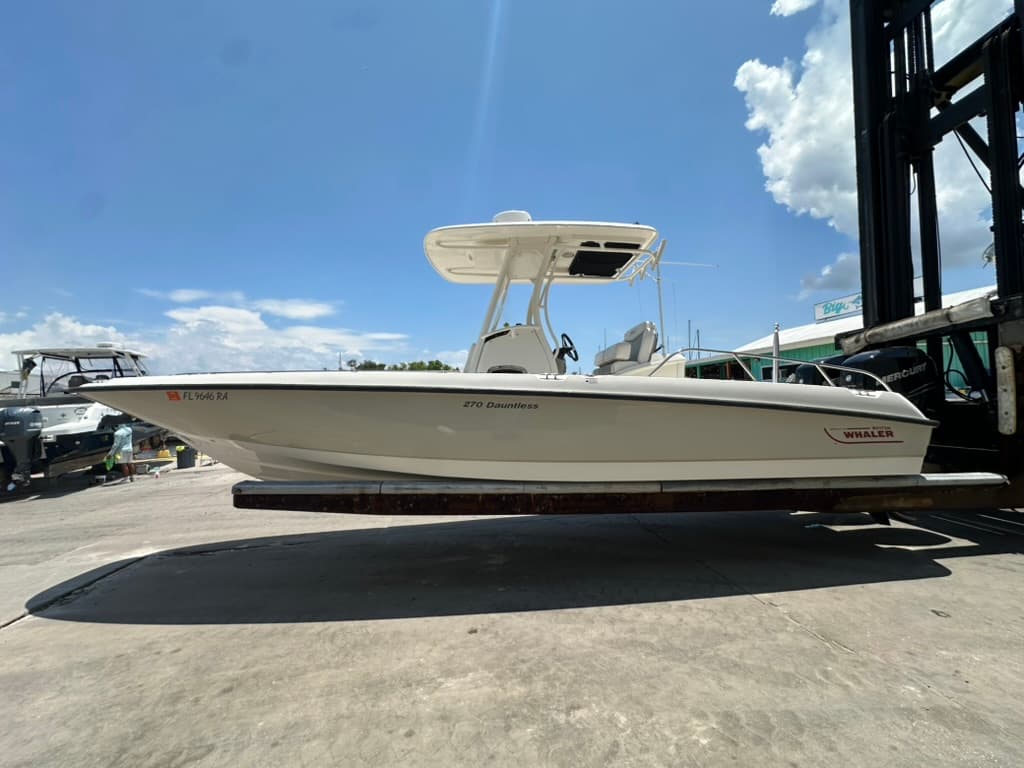 2015 Boston Whaler 270 Dauntless zum Verkauf in Clearwater, Florida Bay Boats 4