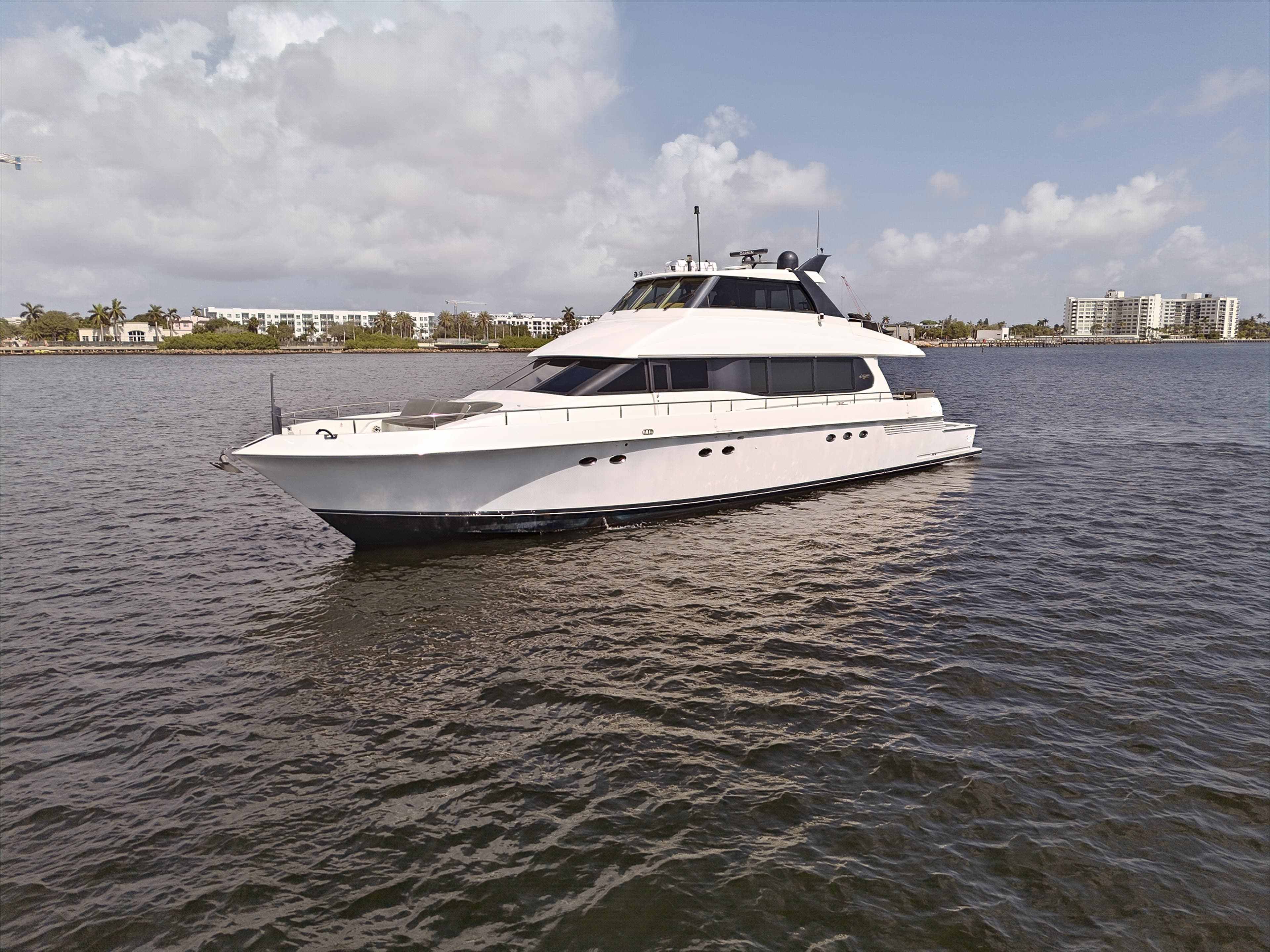 2001 Lazzara 80 Skylounge for Sale in West Palm Beach, Florida Motor Yacht