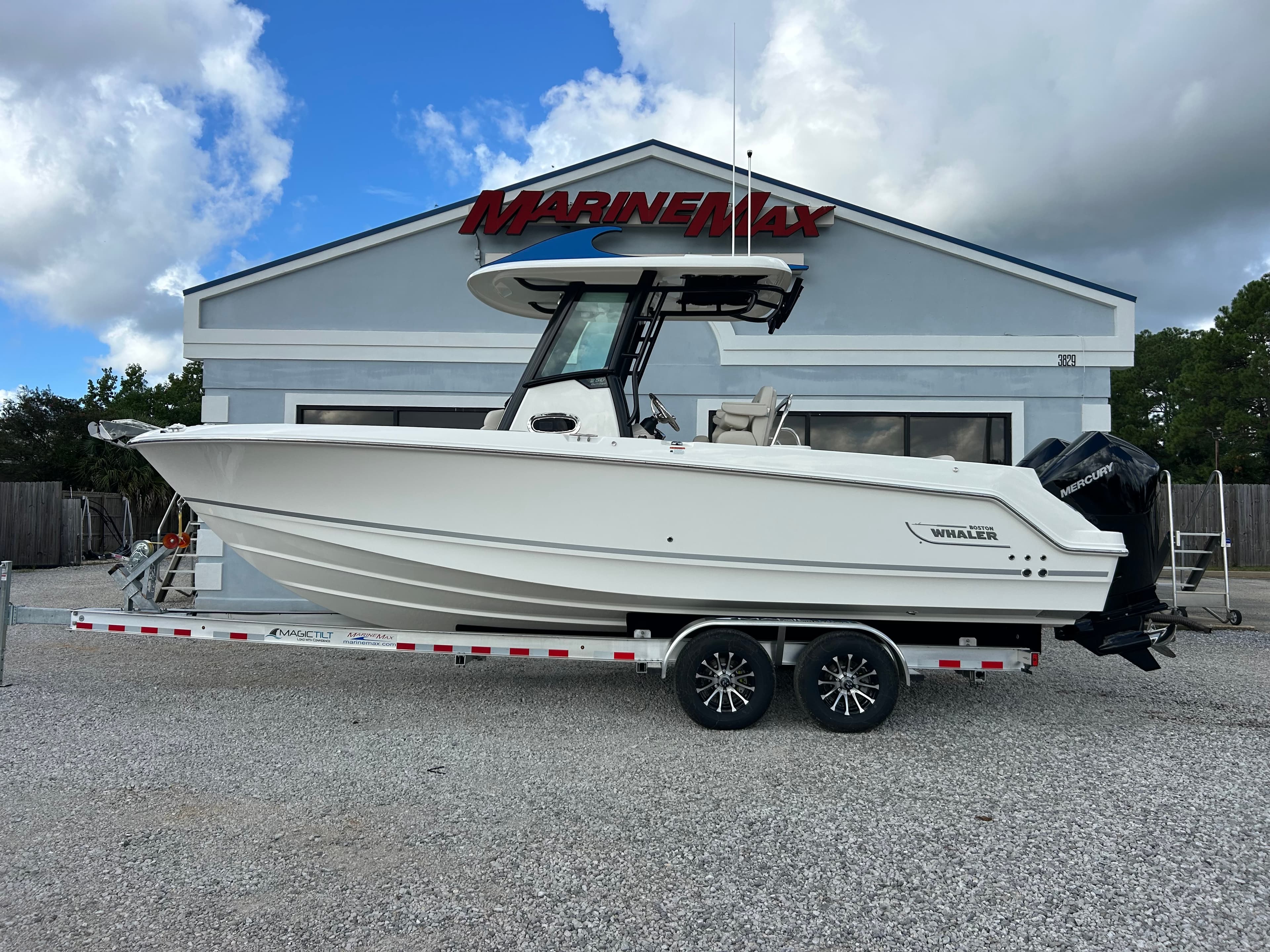 2027 Boston Whaler 250 Outrage in vendita a Gulf Shores, AL Center Console 2