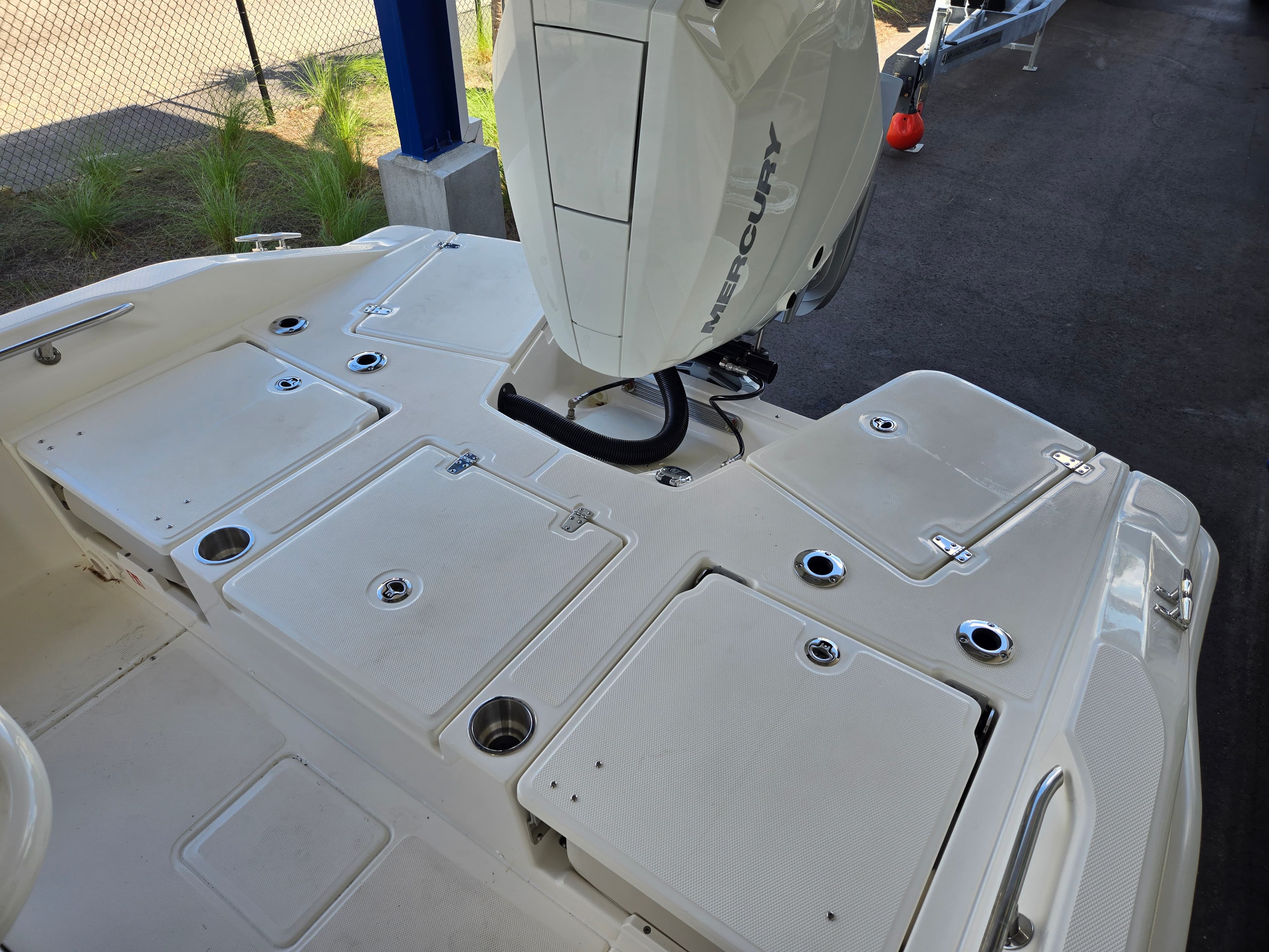 2026 Boston Whaler 250 Dauntless in vendita a Charleston, SC Center Console 3