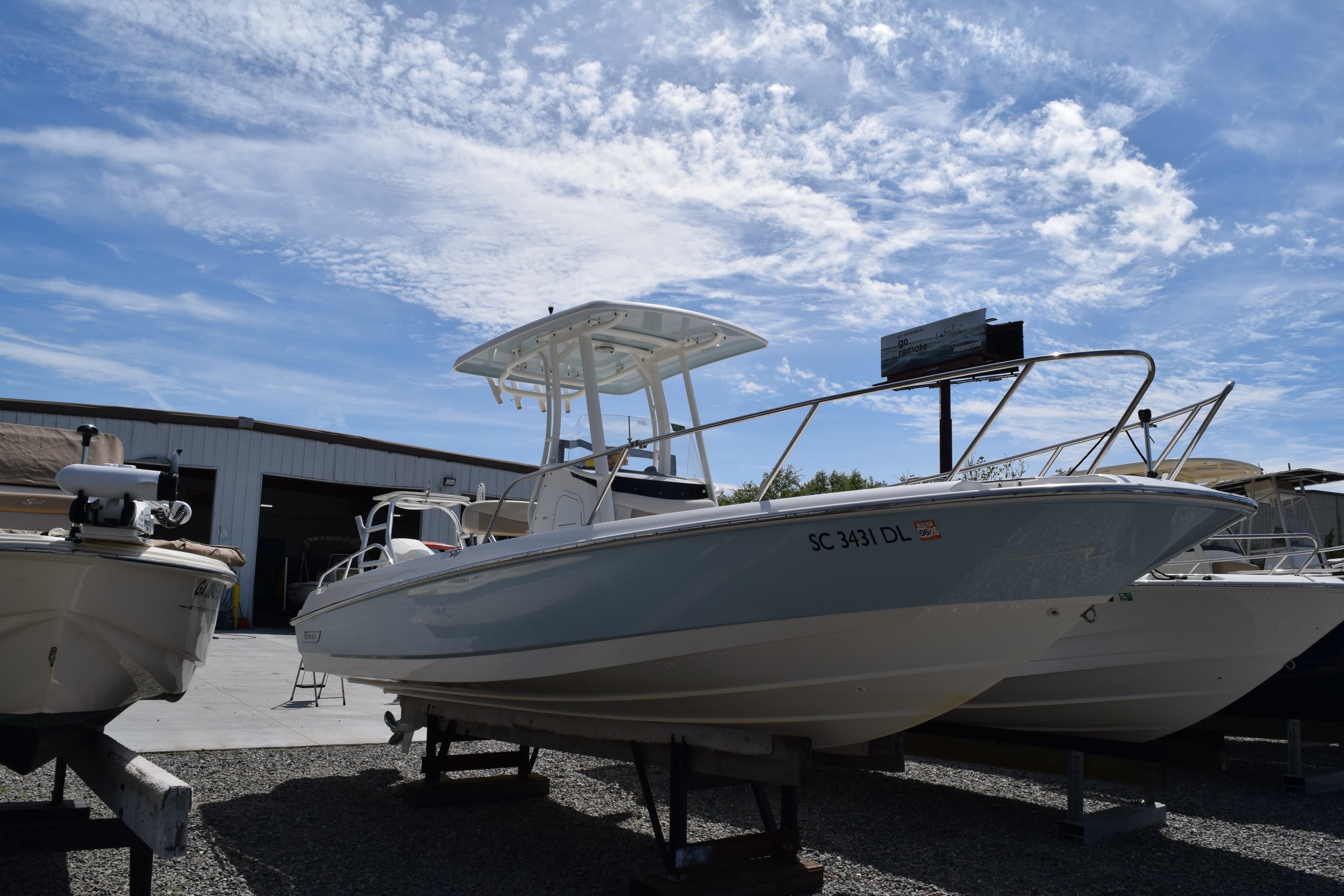 2019 Boston Whaler 240 Dauntless zum Verkauf in Thunderbolt, GA Bay Boats