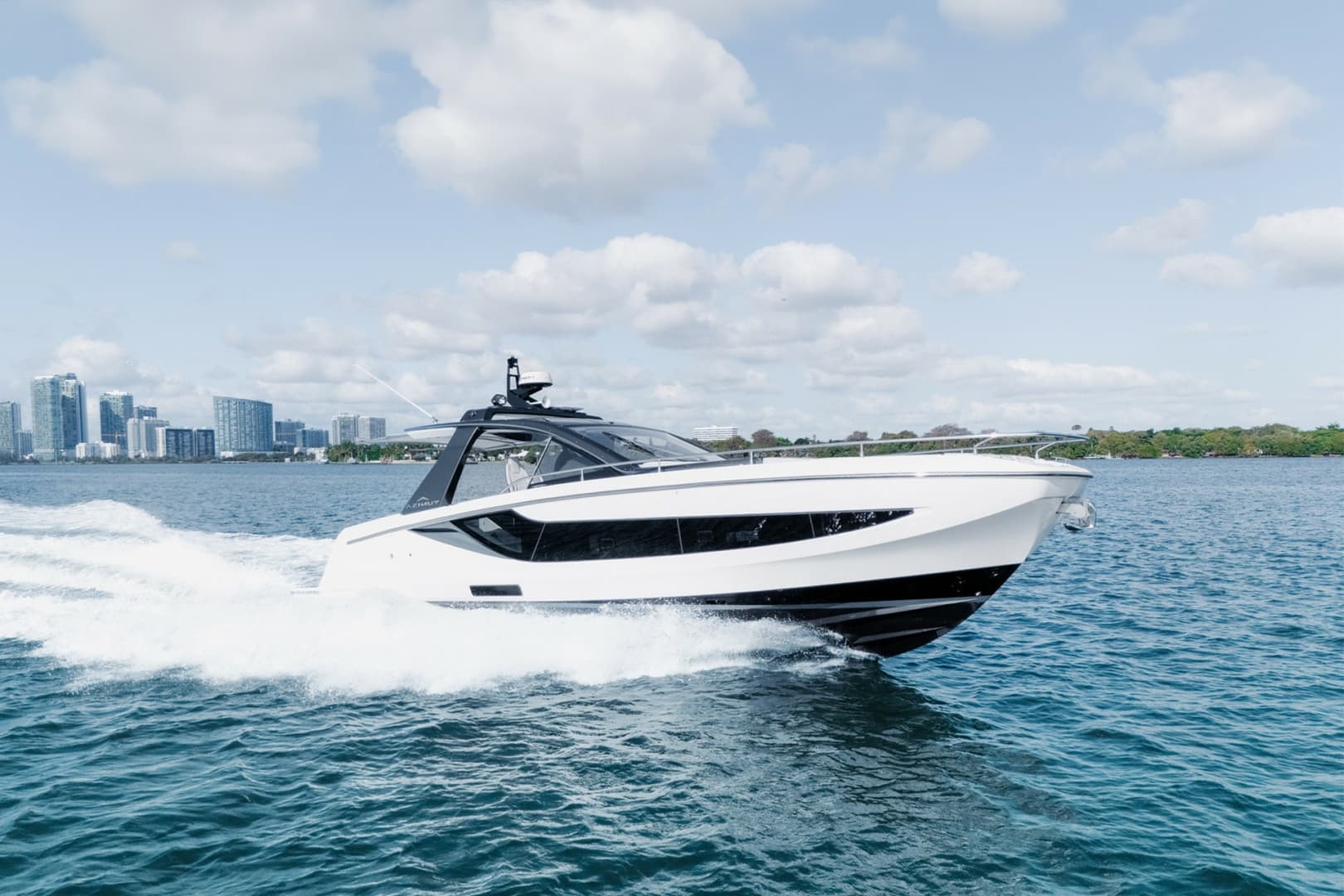2025 Azimut Verve 42 for Sale in Miami, Florida Center Console