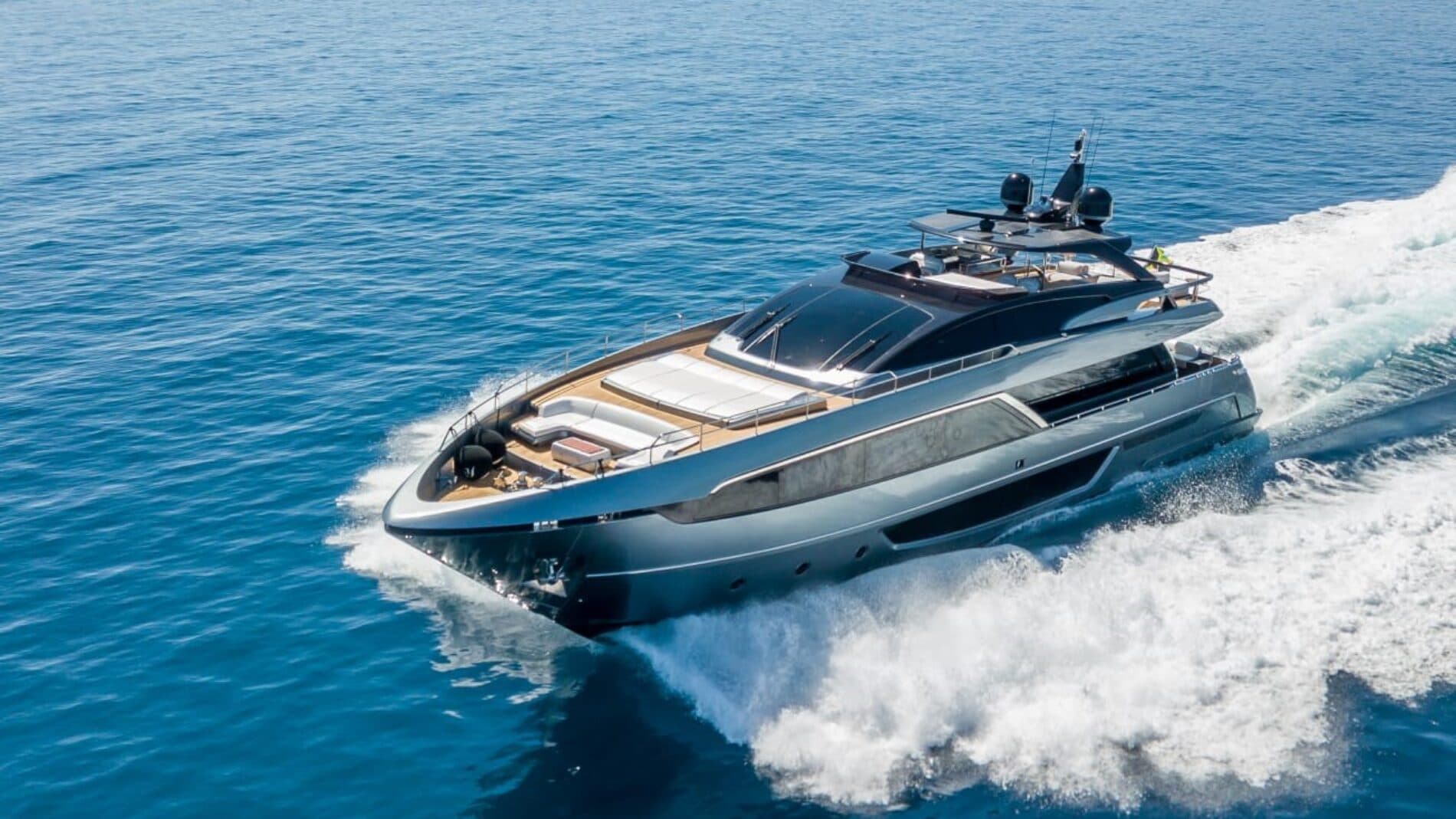 2017 Riva 100 Corsaro zum Verkauf in Portorož, SI Megayacht