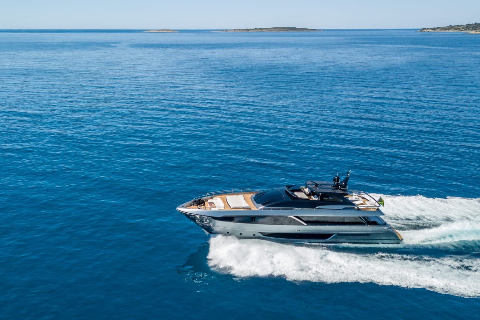 2017 Riva 100 Corsaro zum Verkauf in Portorož, SI Megayacht 2