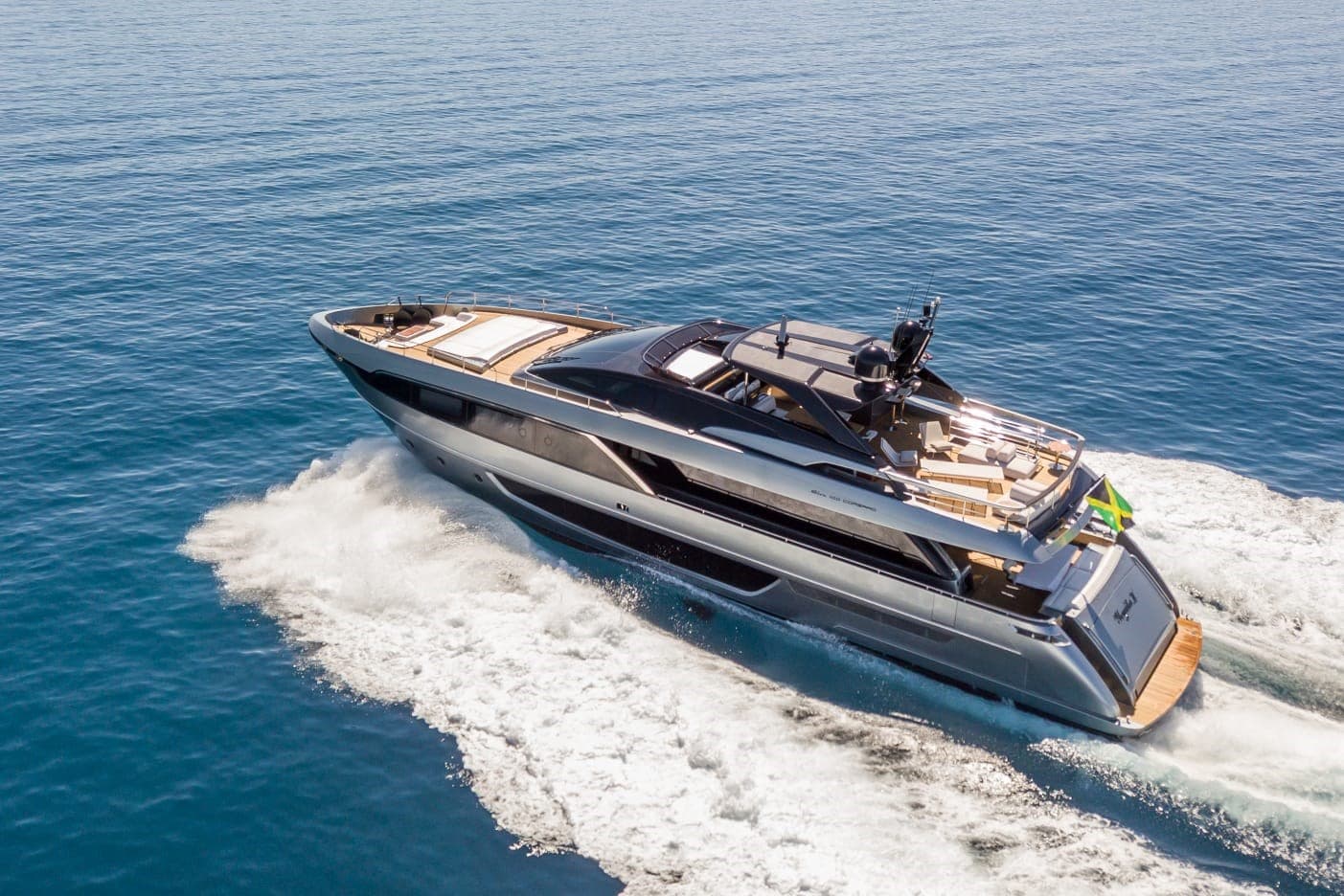 2017 Riva 100 Corsaro zum Verkauf in Portorož, SI Megayacht 4
