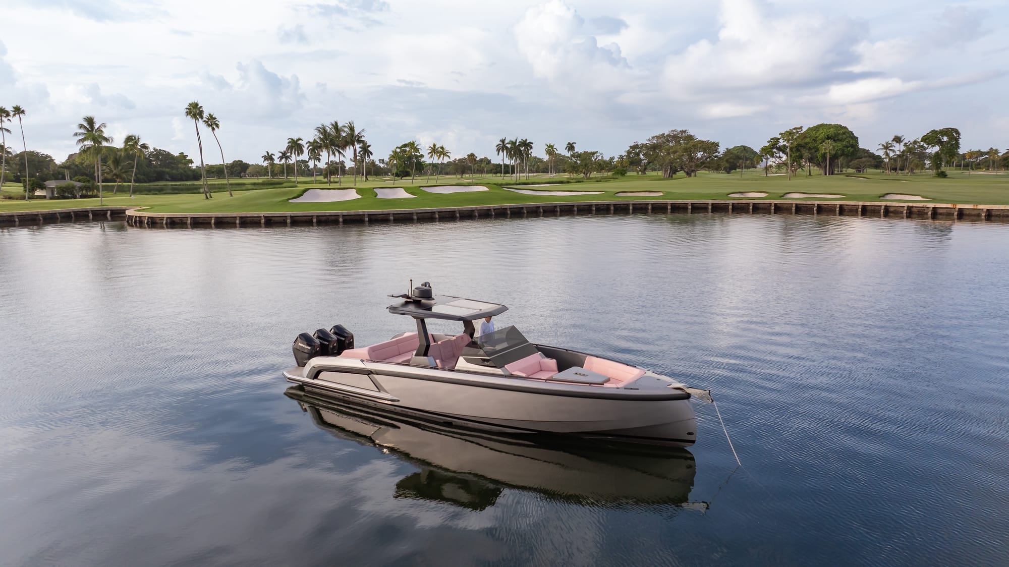 Vanquish VQ40 Sports Line Outboard