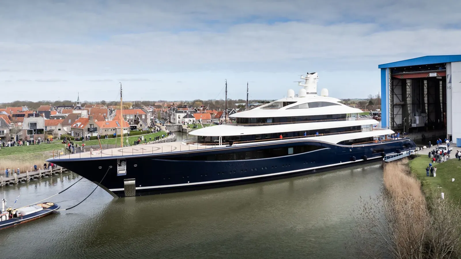 Feadship launches 101m Project 1014