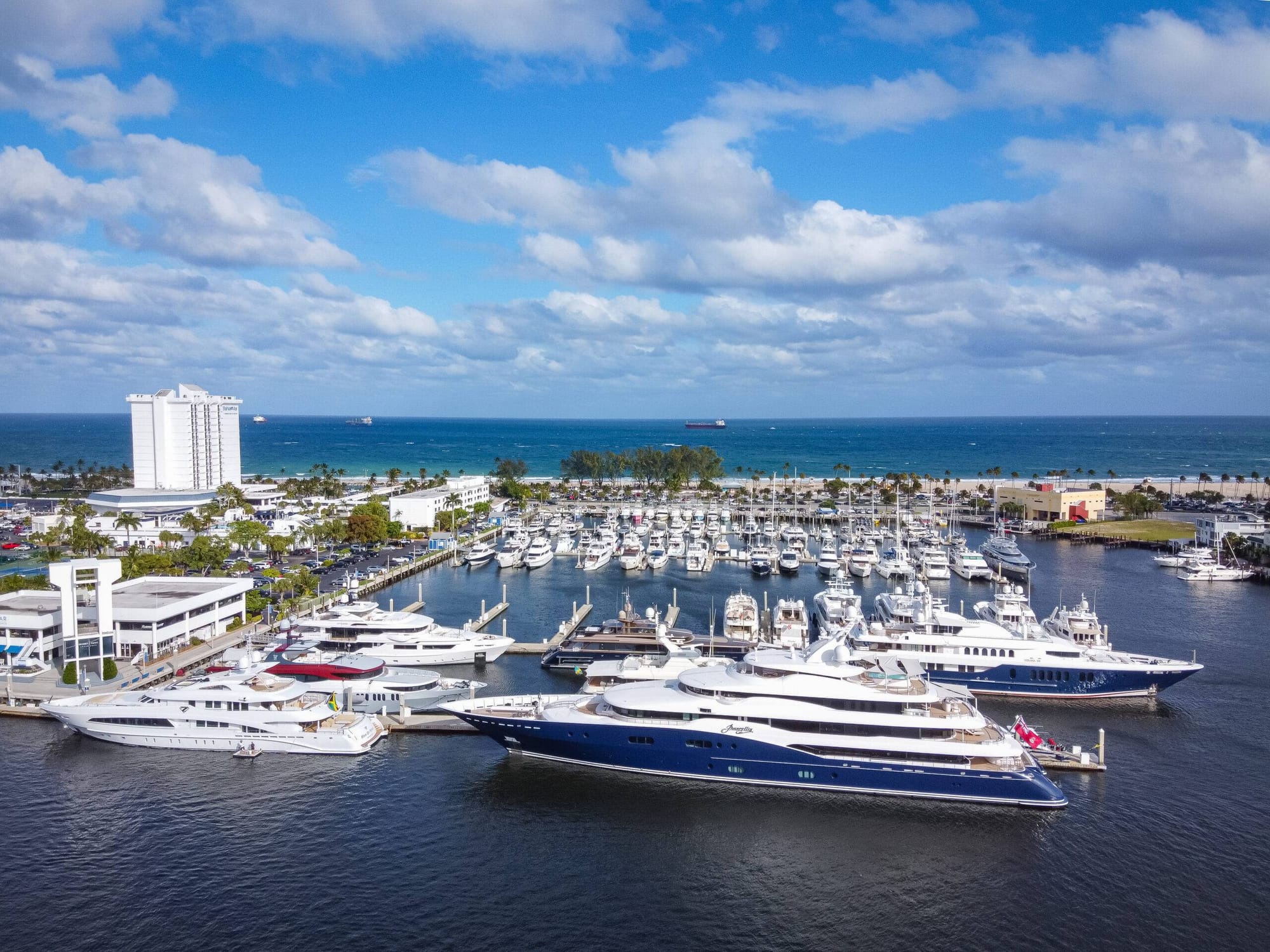 Marina for superyachts