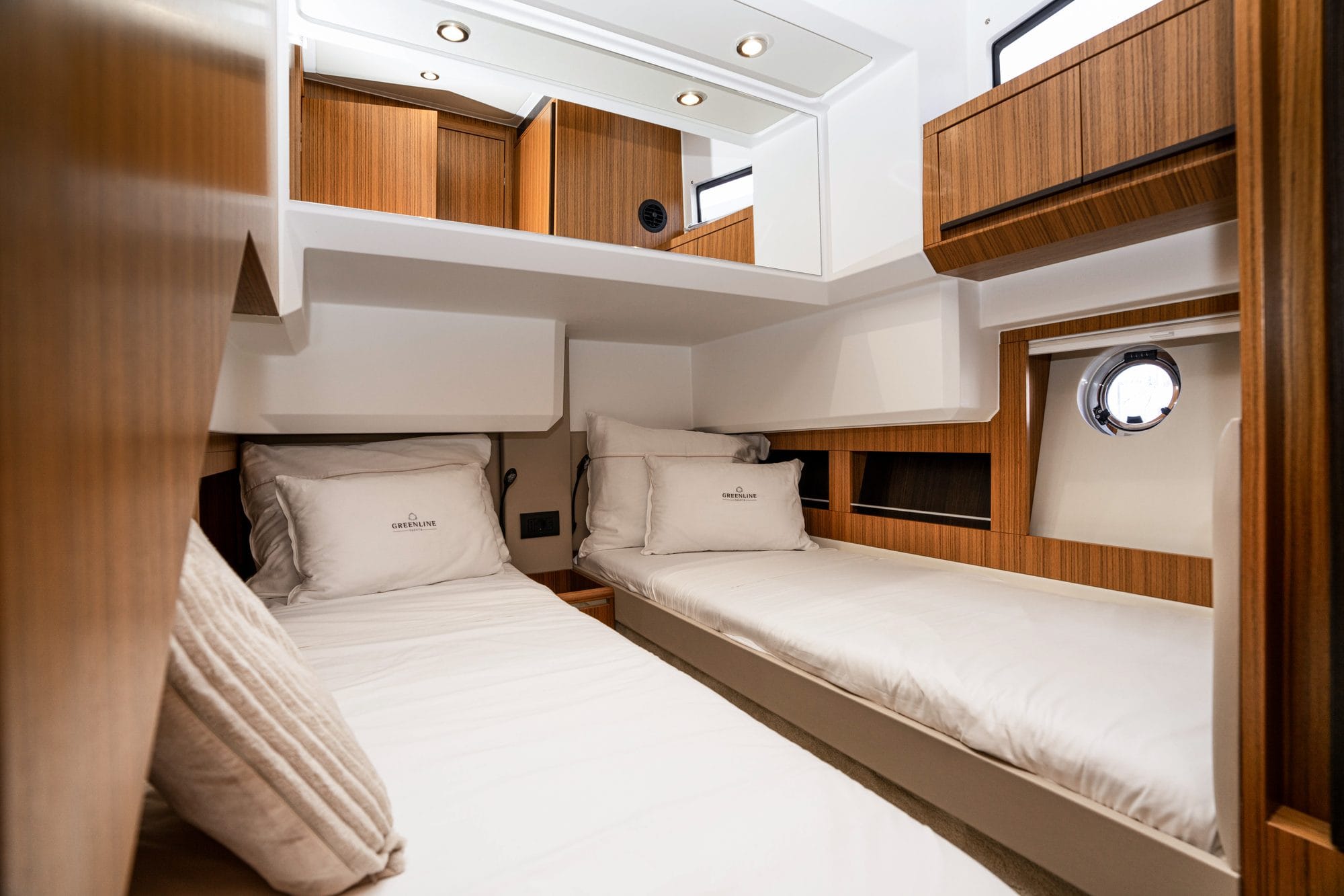 Guest cabin with two single beds