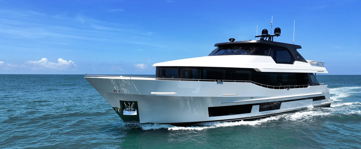 Exploring the Ocean Alexander 28L: A New Benchmark in Luxury Yachting