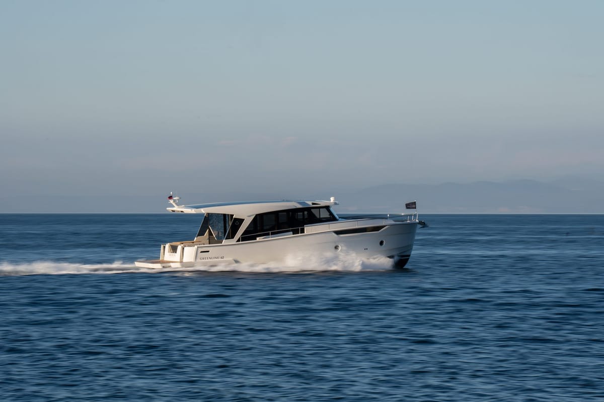 Greenline 42: 20 Miles on Electric, 25 Knots on Diesel