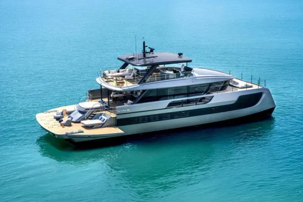 Leo Messi Orders a Sunreef ULTIMA 88