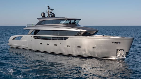 Sanlorenzo SX100: Maritime Elegance, Versatility & Power